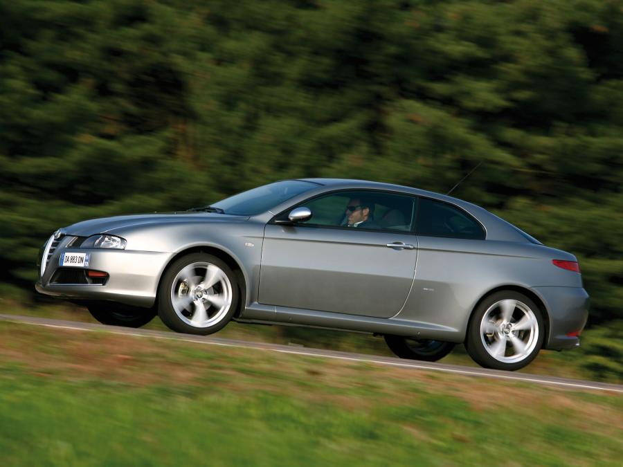  Alfa Romeo GT Q2 (937C) 2006 года  (фото 22 из 31)